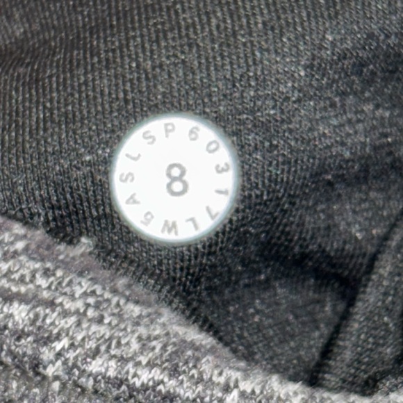 Lululemon Run On Jogger in Ringspun Denim, sz 8 - Picture 4 of 10